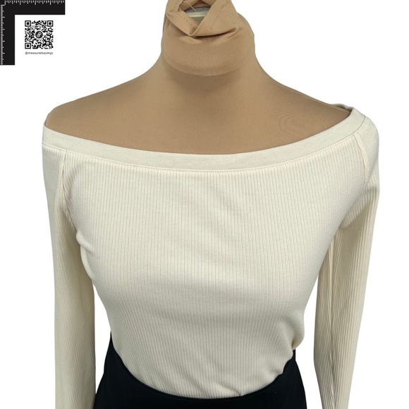 GAP (Large - NWT) Off-Cream Off-The-Shoulder Ladies Fitted Long Sleeve Bodysuit - Picture 3 of 8